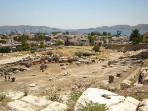 Blick über das Ausgrabungsgelände von Eleusis (gemeinfrei)